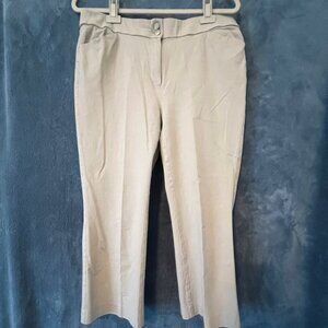 Chico's Khaki Cropped Pants - Size 1.5 equivilent to US 10